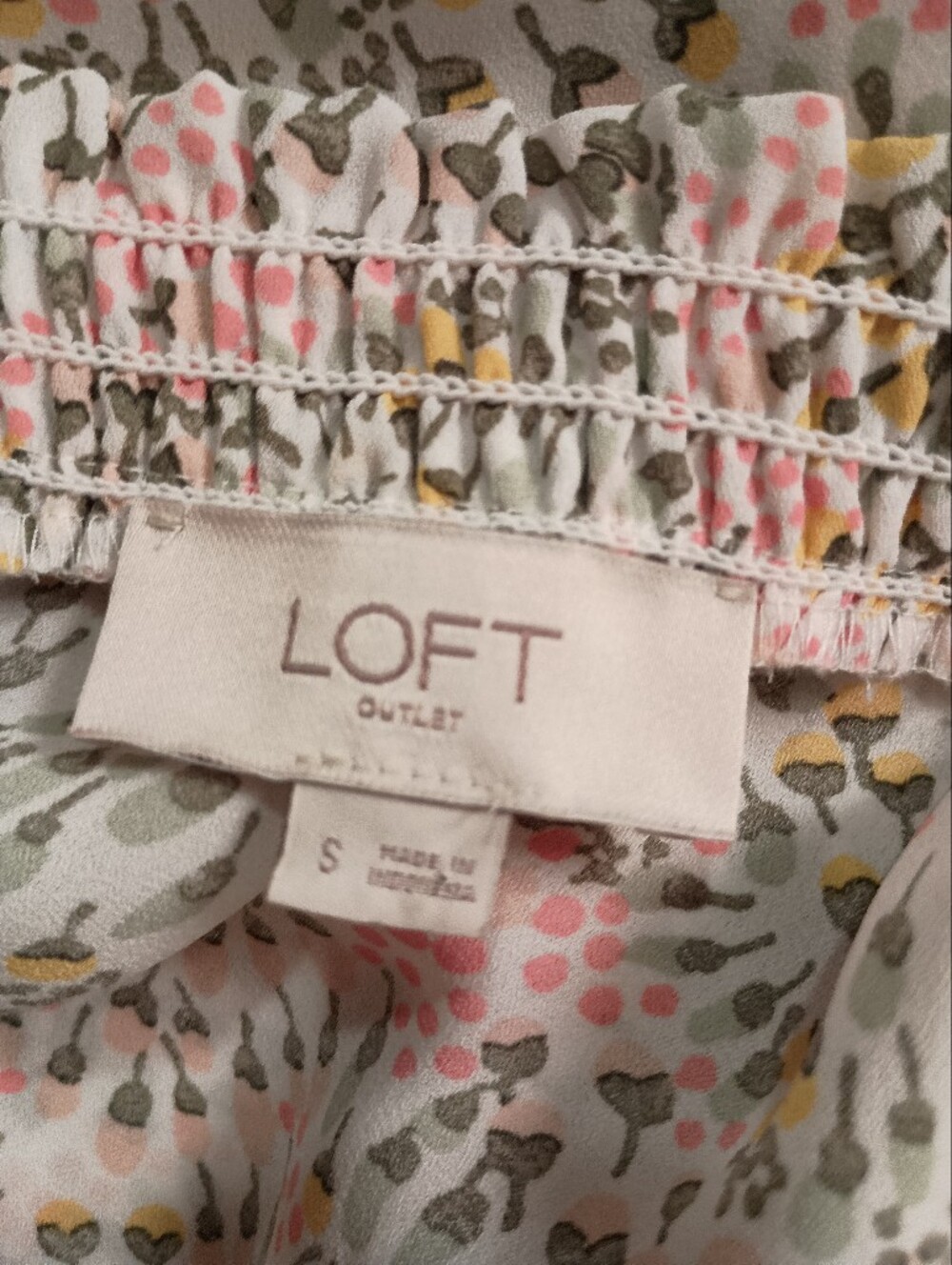 Loft- Cream Floral Ruffle Sleeveless Top- Size S - Picture 2 of 7